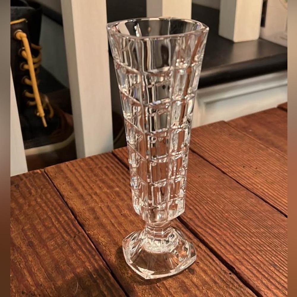 Elegant Clear Glass Bud Vase